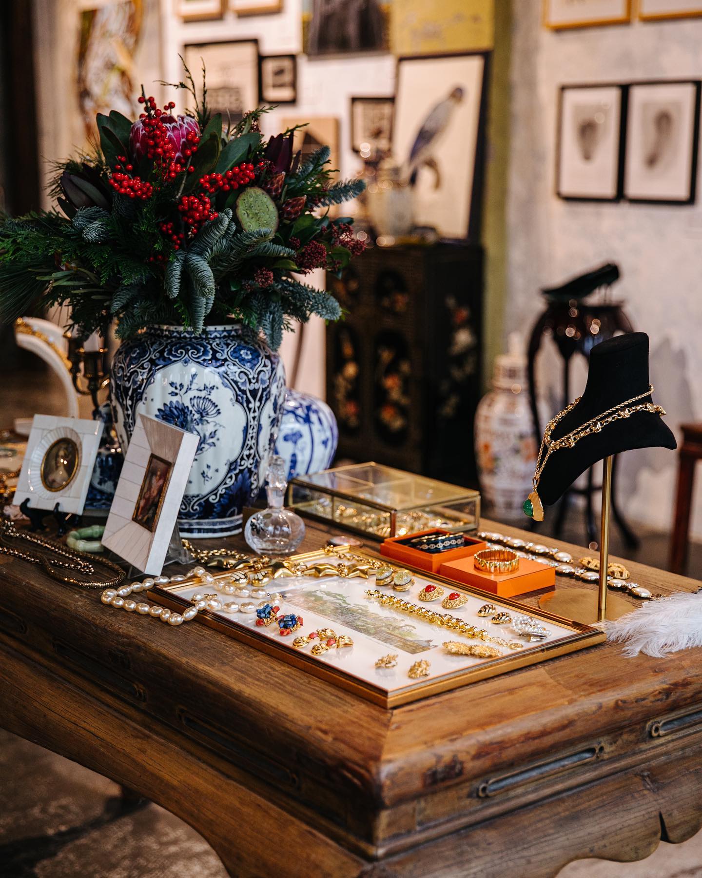 KIRA VINTAGE & ART POP-UP STORE