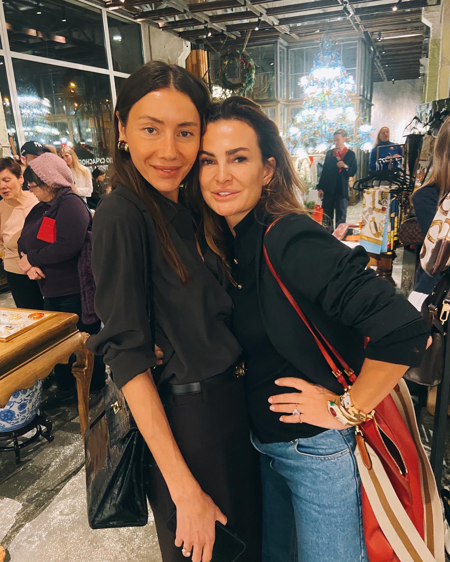 KIRA VINTAGE & ART POP-UP STORE